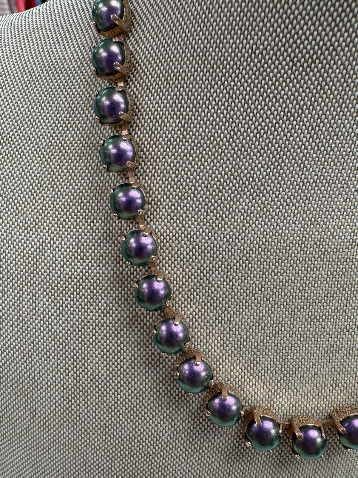 Mariana Necklace Iridescent Purple Medium Pearls