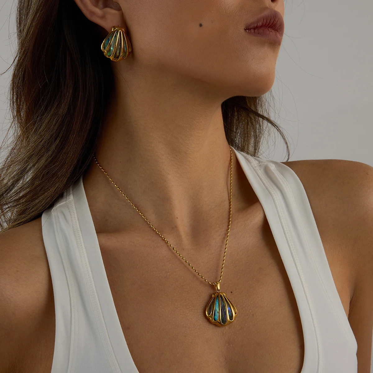 Color Shell Pendant Necklace Stainless Steel Ocean Beach Jewelry Women Necklace