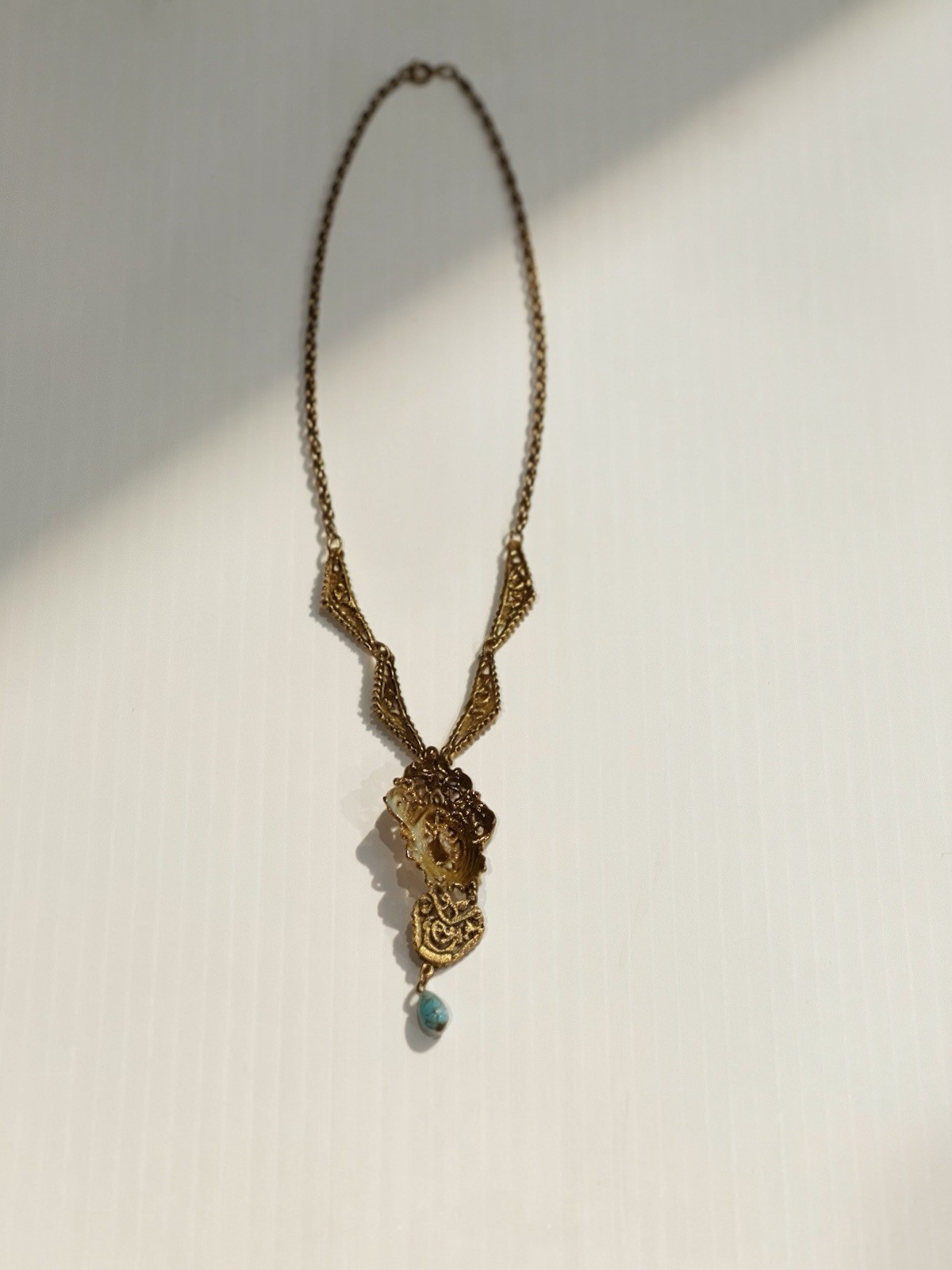 Gold Tone Rolo Chain Necklace Oval Turquoise Rhinestone Pendant, Spring Ring