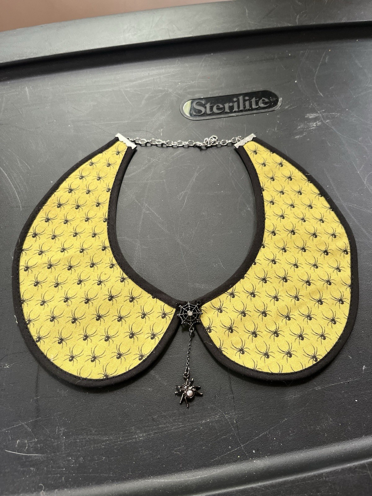 Yellow And Black Spider Collar Halloween Choker Necklace Gothic punk Witchy