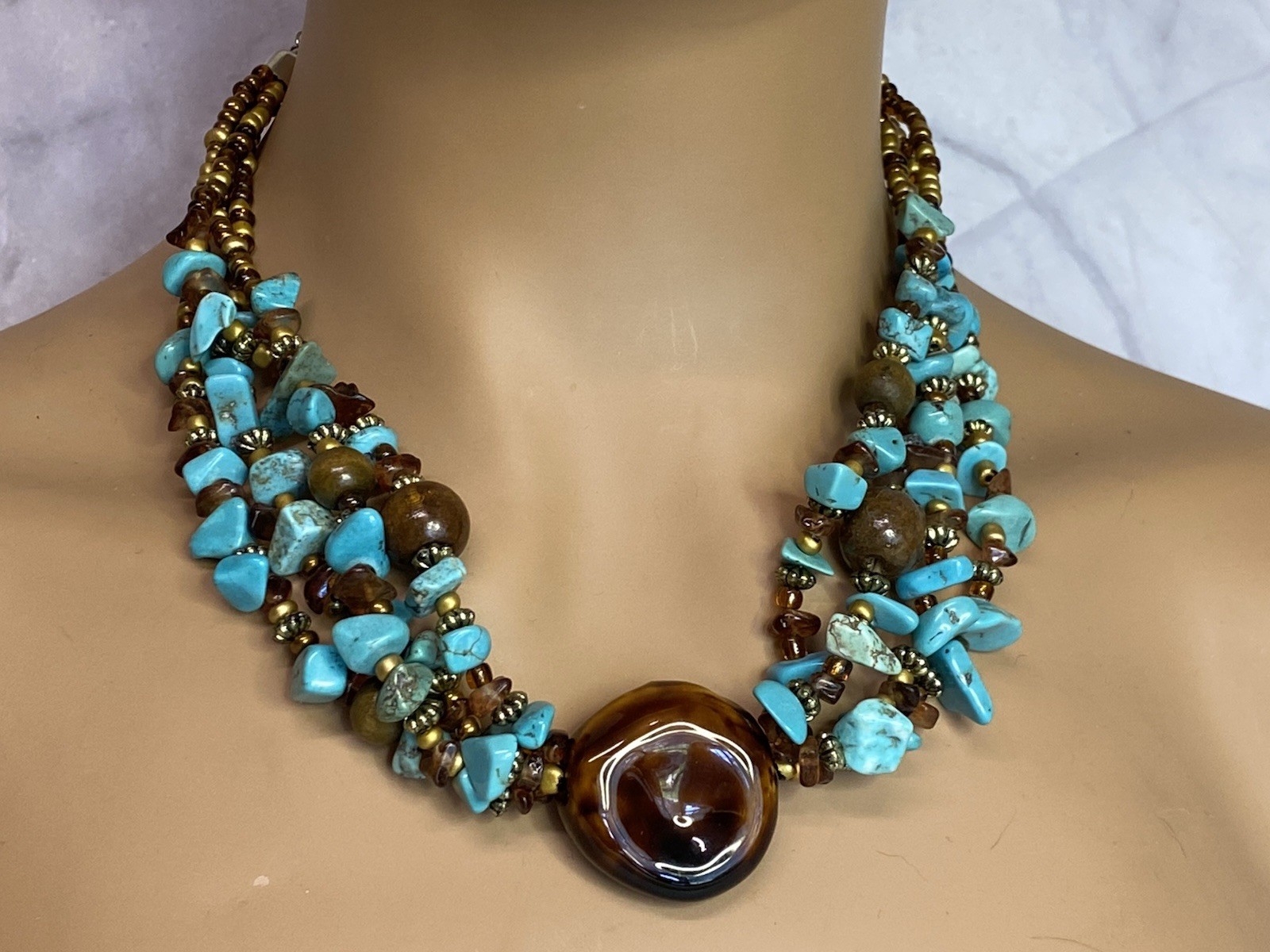CYNTHIA GALE Turquoise Chip Multi-Strand Choker w/ Tortoise-Look Pendant 16–20in