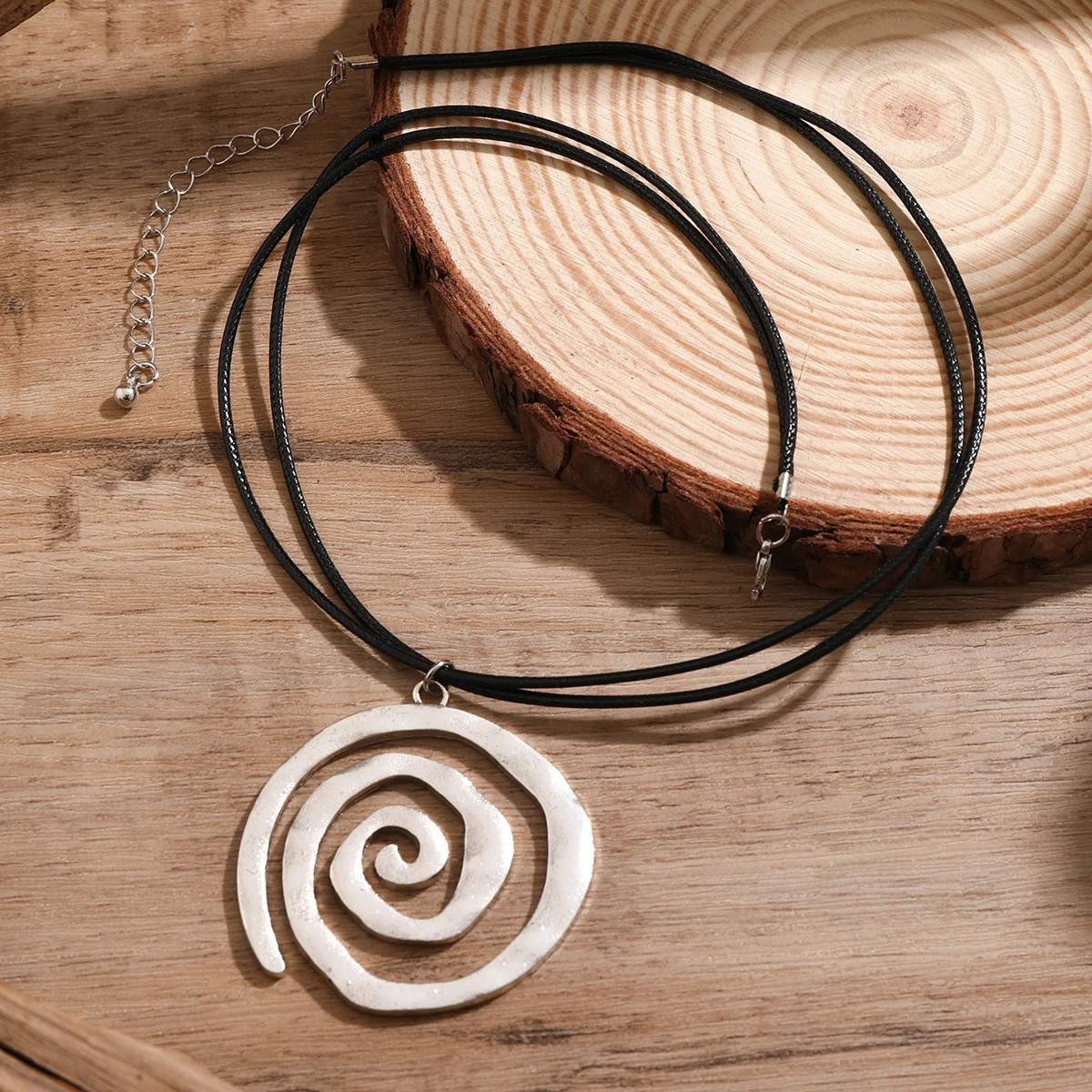 Ethnic Creative Big Spiral Conch Pendant Necklace Women Goth Adjustable Leather