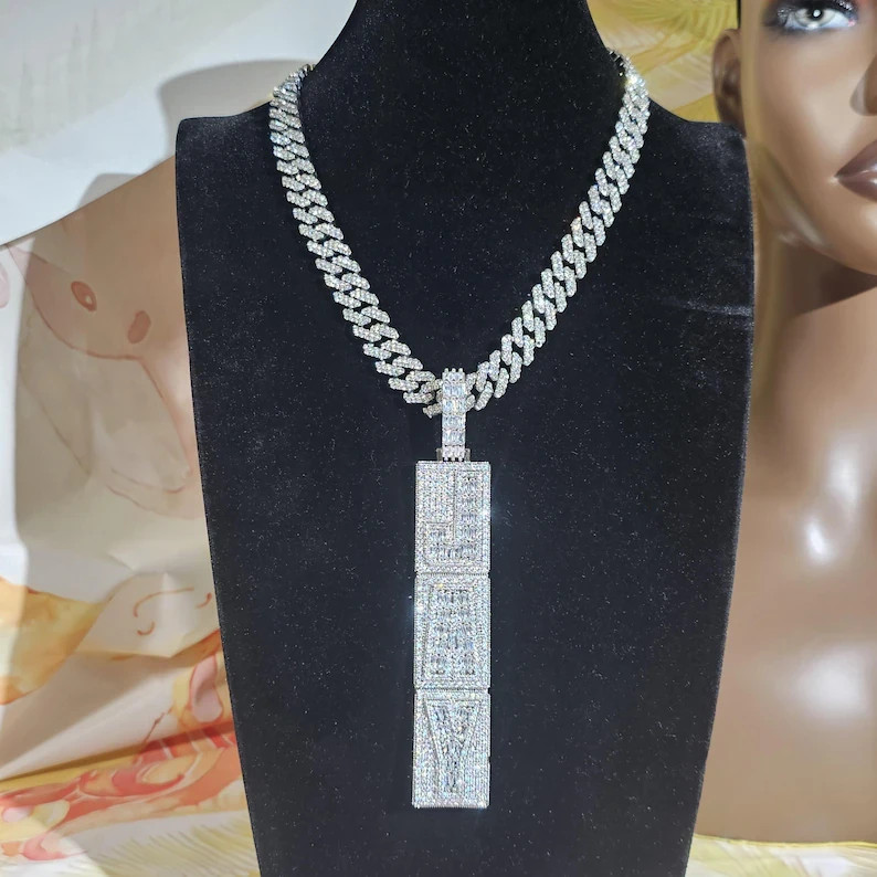 14K White Gold Plated Personalize Vertical Letter Pendant 6 Ct Simulated Diamond