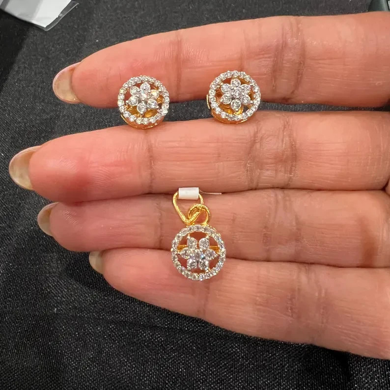 2 Ct Round Cut Pendant Necklace Simulated Diamond In 14k Yellow Gold Plated