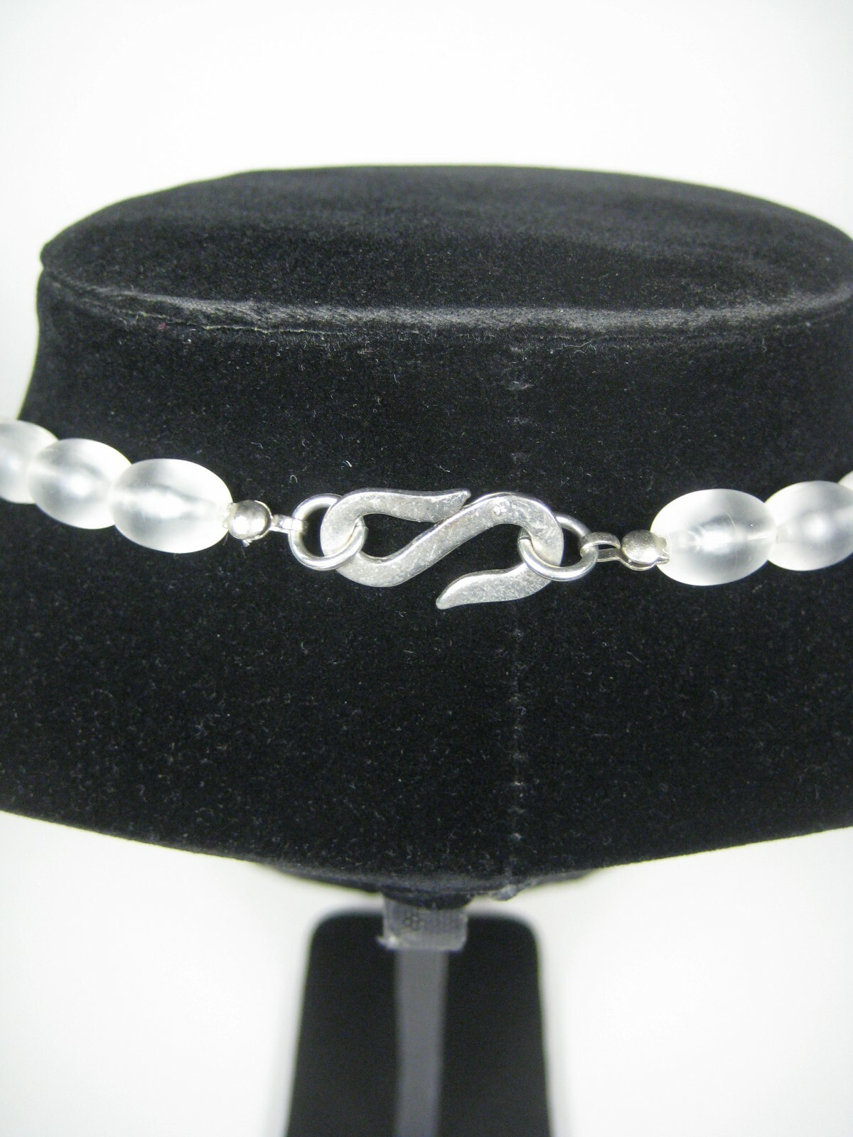 Colorless Beaded Necklace Strand 33 in Silvertone Plastic Graduated Jewelry
