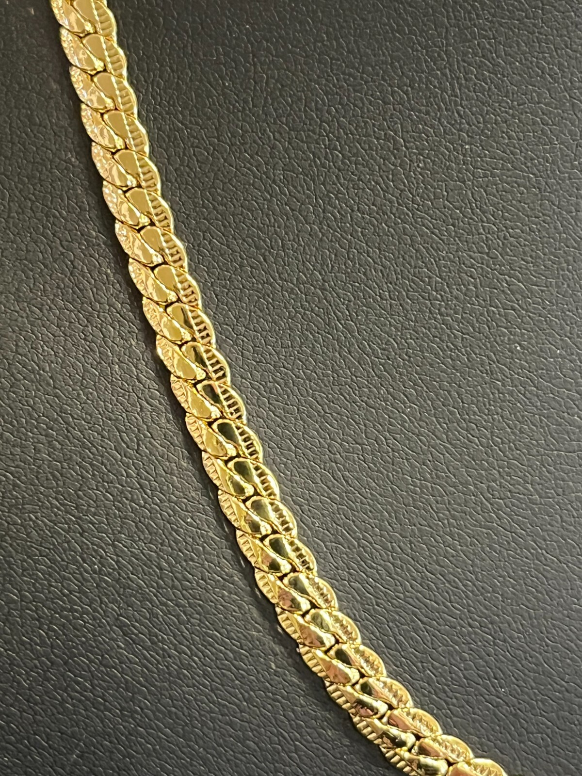 Super Nice 18K Gold Plated Sideways Chain 6mm Wide 20″ Long -Fast Free Shipping
