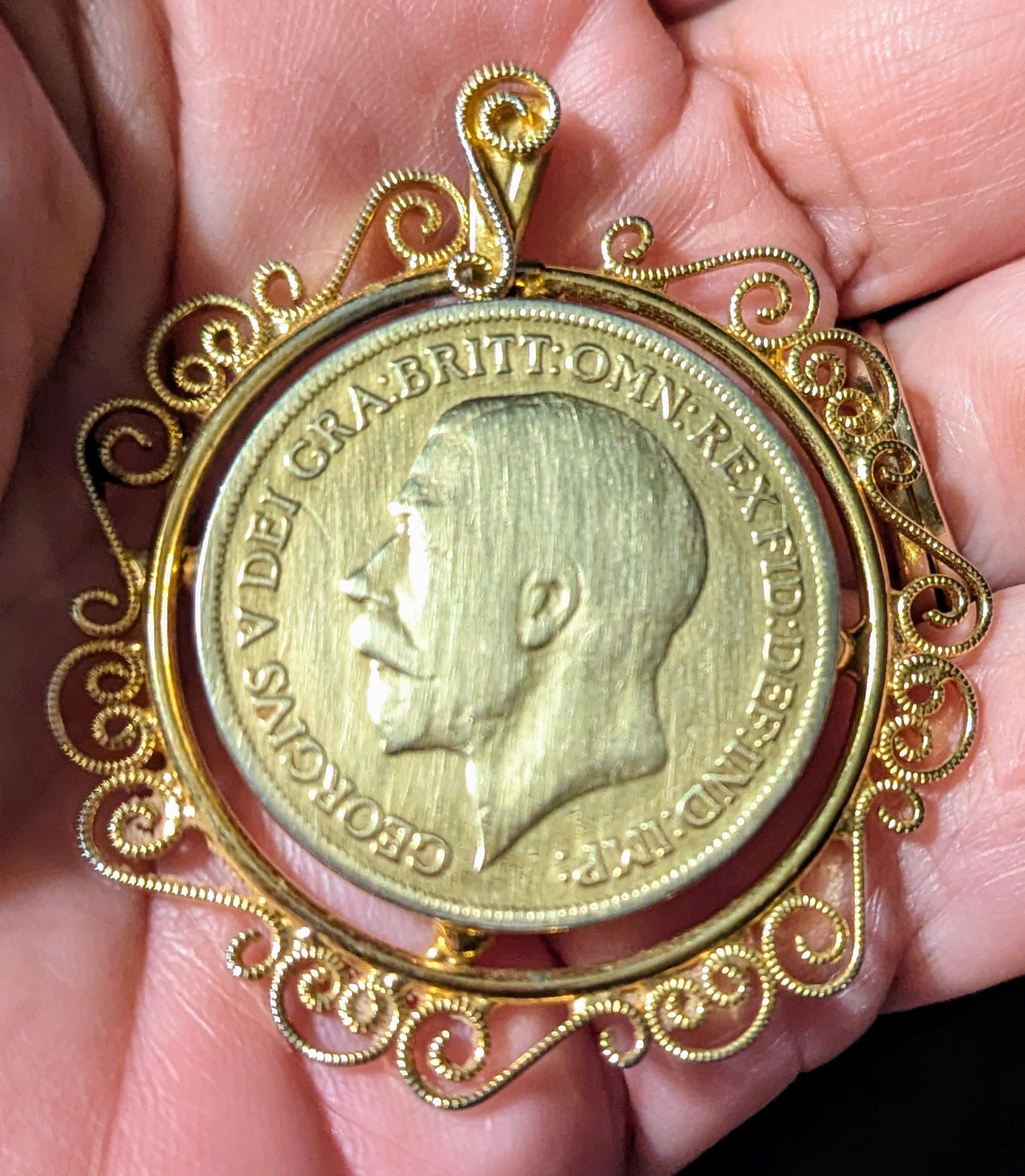 1916 Gold Plated English Penny King George Front & Queen Victoria Back Pendant