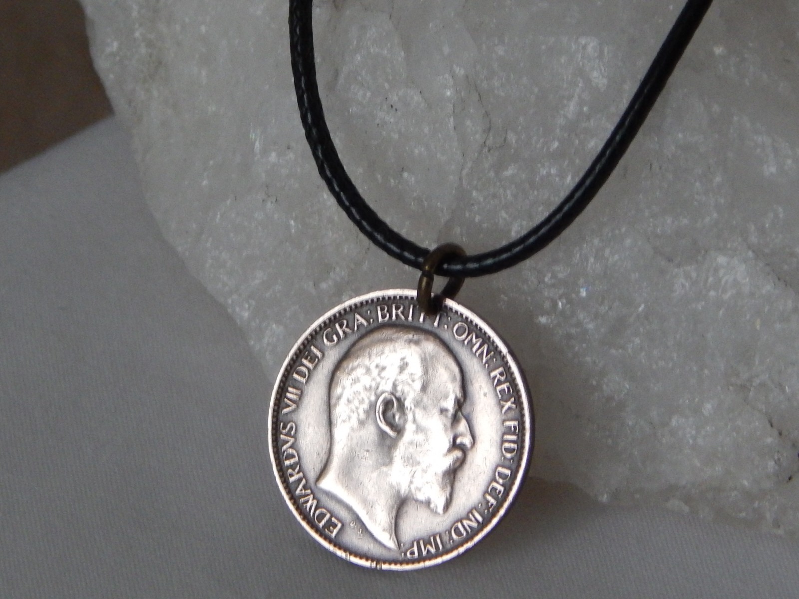 Antique 1907 Britain Bronze Farthing Coin Pendant Necklace Trident Shield #218