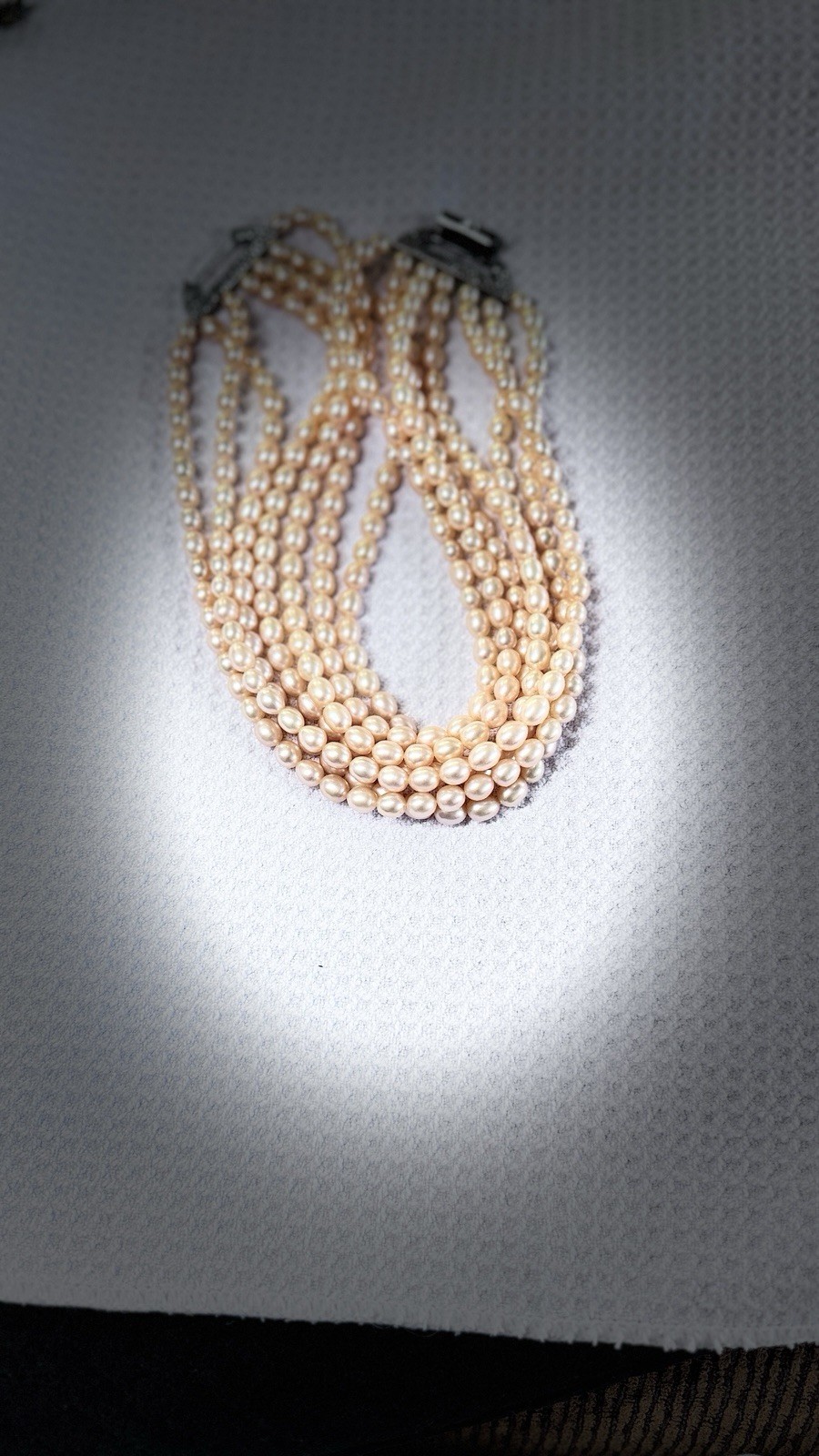 High-quality multi-strand freshwater pearls (6–7mm) with natural iridescent lust