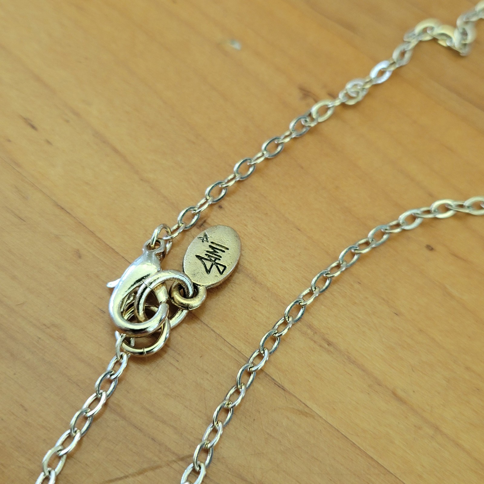 JAMI White Agate Seahorse Pendant Necklace Silver Tone Beach Boho