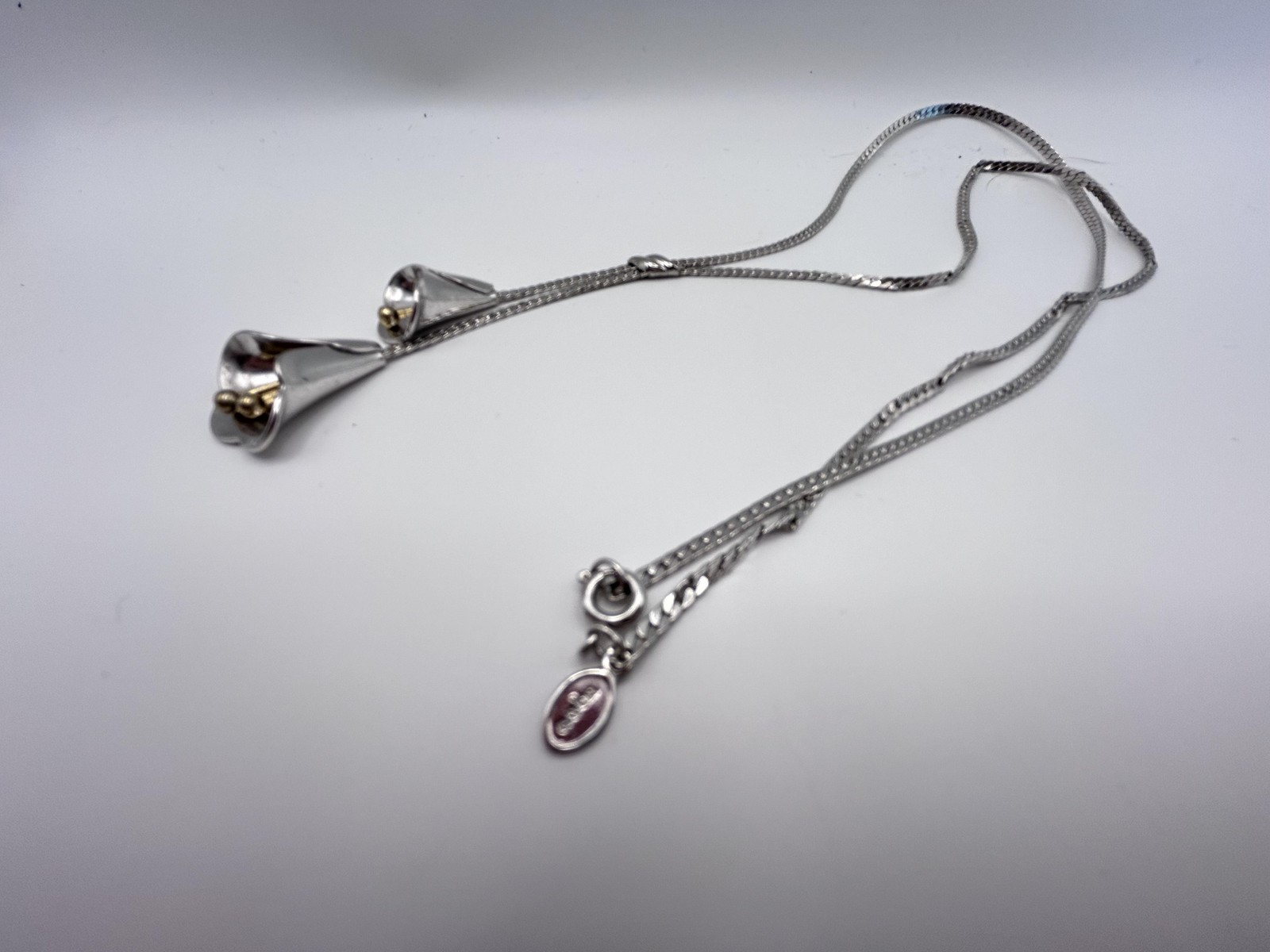 AvonNecklace Silver Tone Lariat Y-Drop Flower Pendant Nature 14 Inch Spring Ring