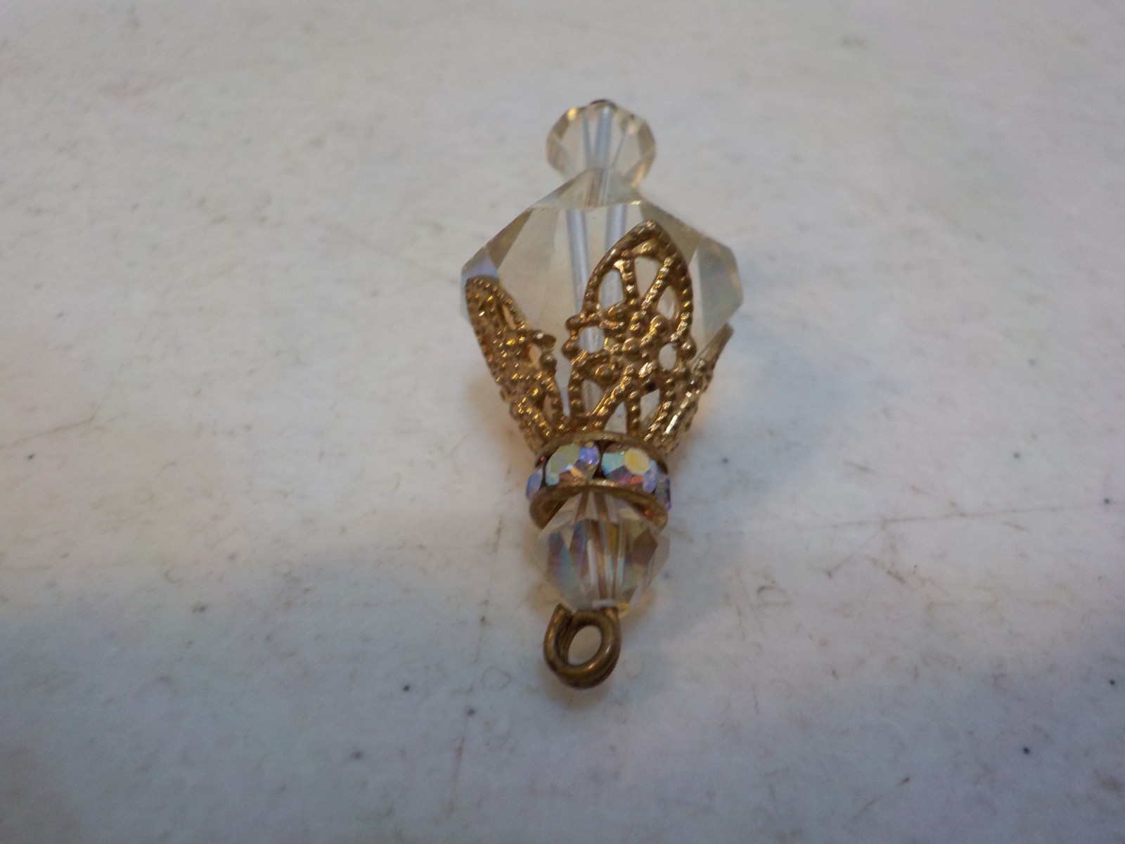 N A406 Faux Jade/Crystals Costume Jewelry Pendant lot