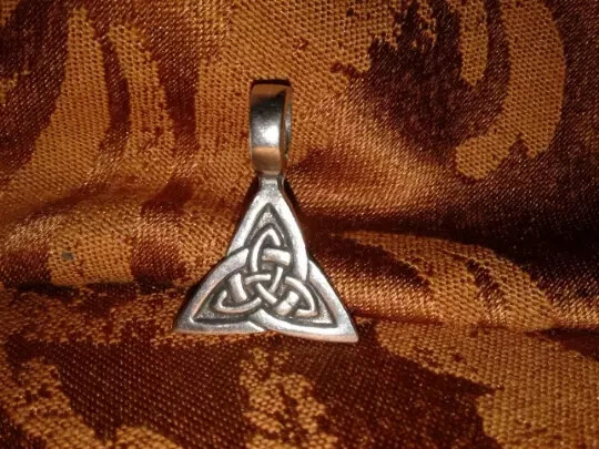 Wiccan Celtic Knot FREE SHIPPING IN THE USA!