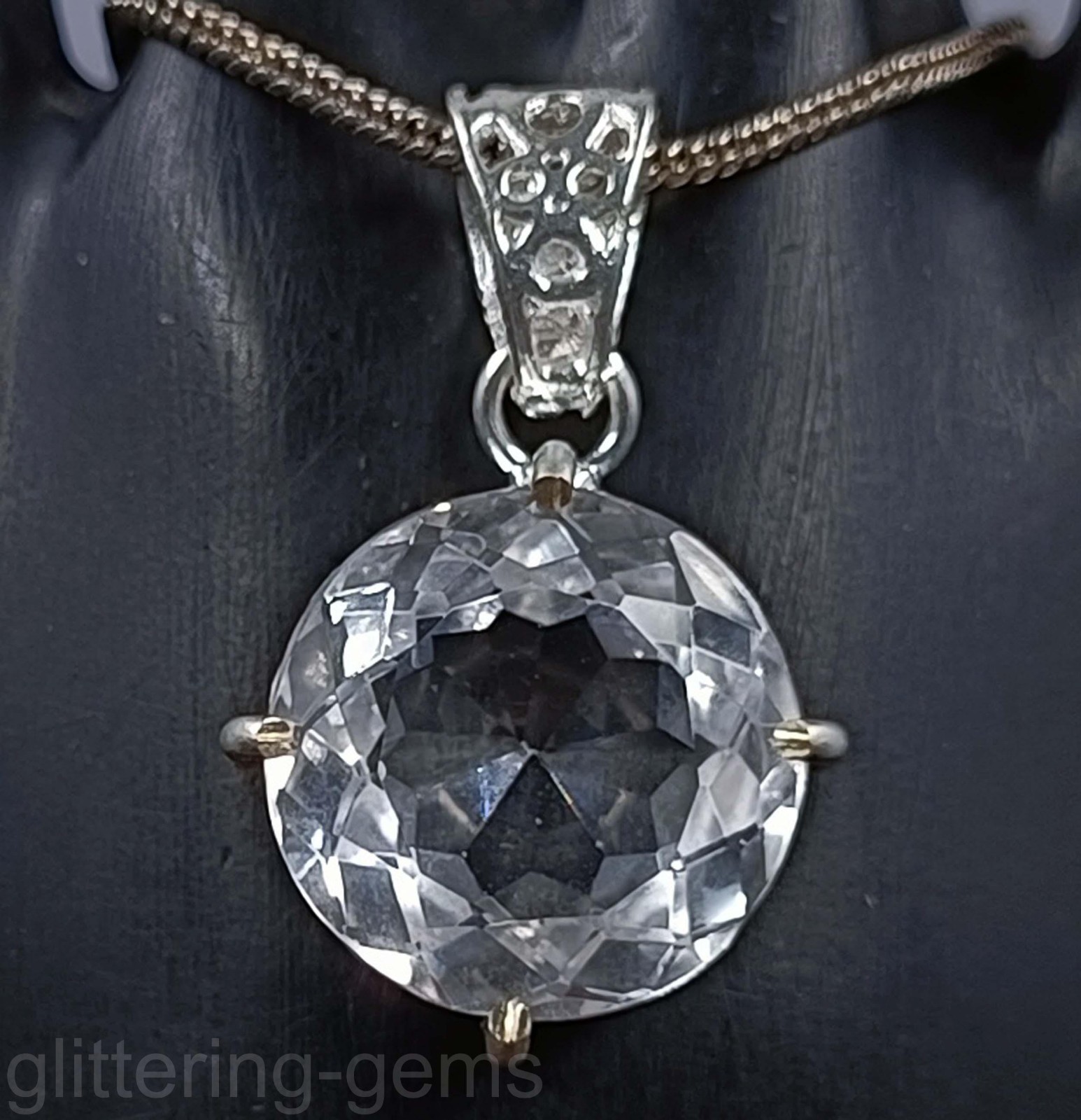 36.48 Carat IGL White Sapphire Round Cut Gemstone Set in 925 Silver Pendant 5DNN
