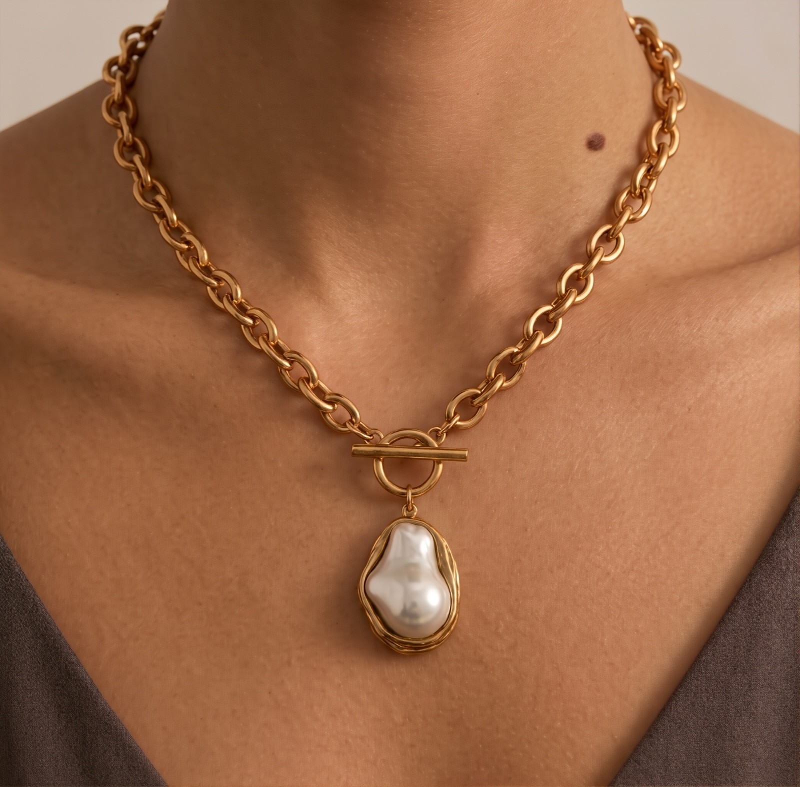 Gold Pearl Necklace Chunky Statement Baroque Pearl T Bar Clasp 18K Gold Plated