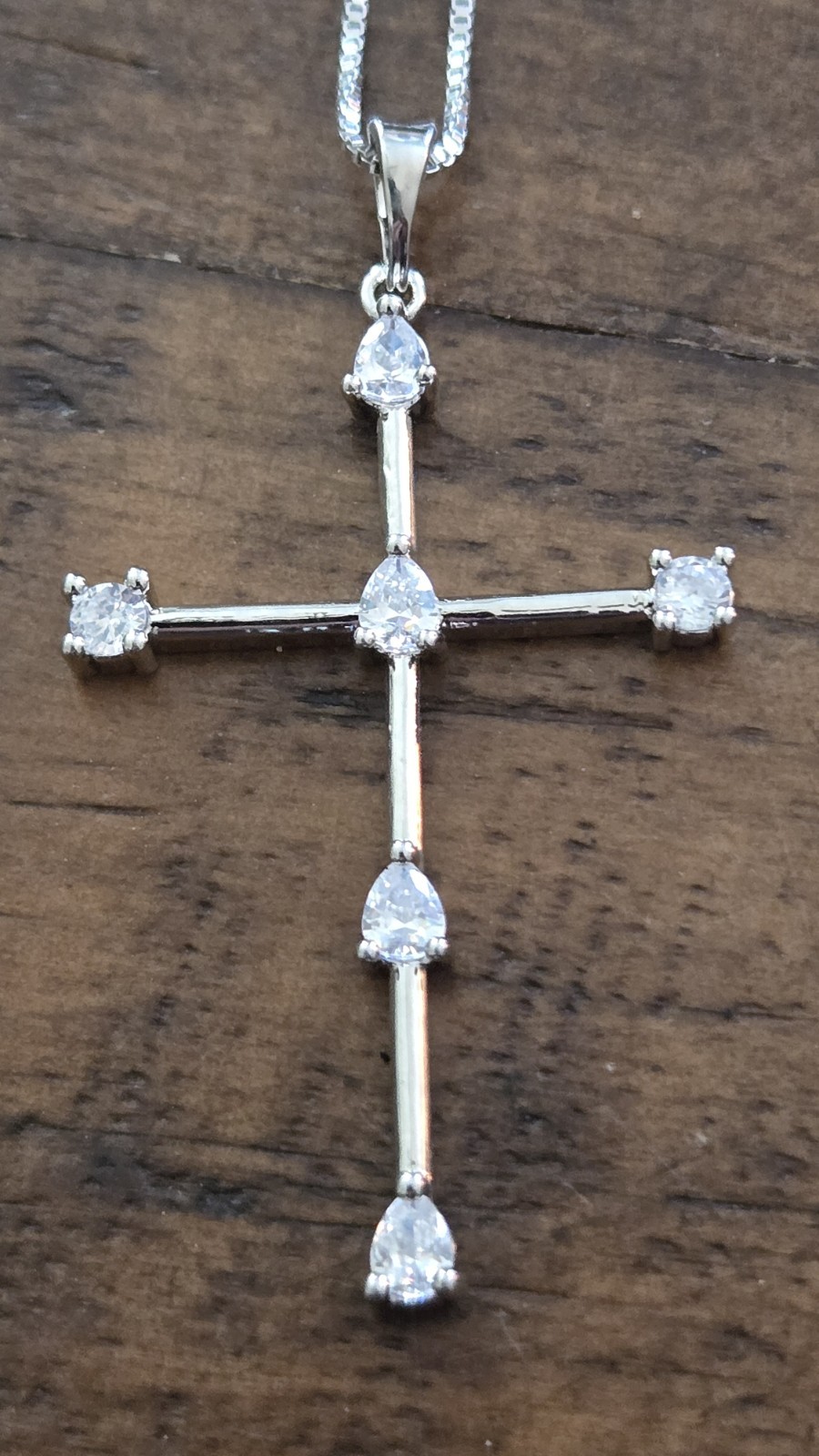 Sahira Jewelry Design Silver-Tone Necklace Cross Crystal Pendant New 18-20 In