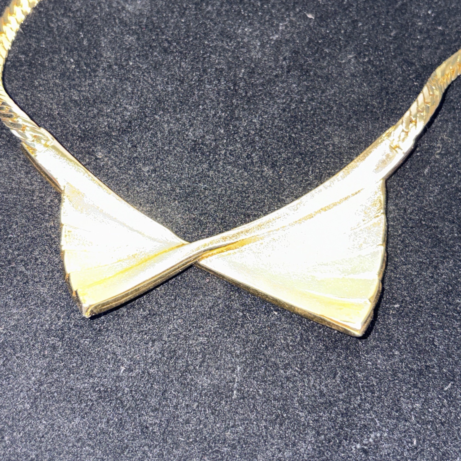 Beautiful Nina Ricci Pave Set Rhinestone Bow Tie Necklace in Goldtone