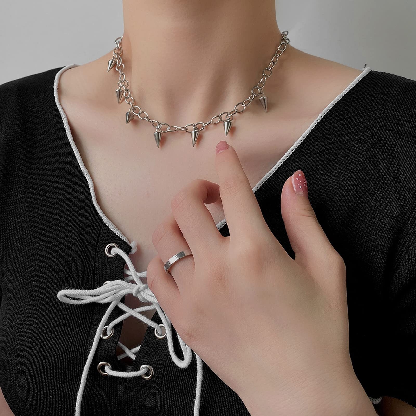 Tosmifairy Stainless Steel Chain Necklace with 7pcs Spikes One Size, Silver
