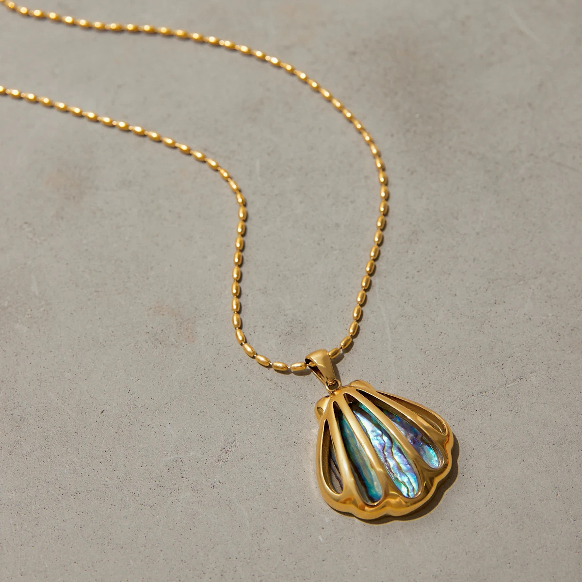 Color Shell Pendant Necklace Stainless Steel Ocean Beach Jewelry Women Necklace