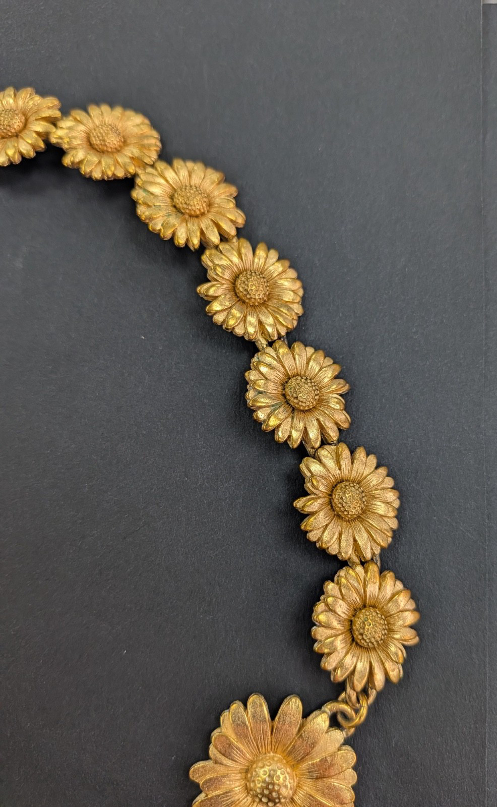 VINTAGE 1990’S? ESCADA FRENCH DESIGNER GOLD TONE ‘DAISY’ NECKLACE