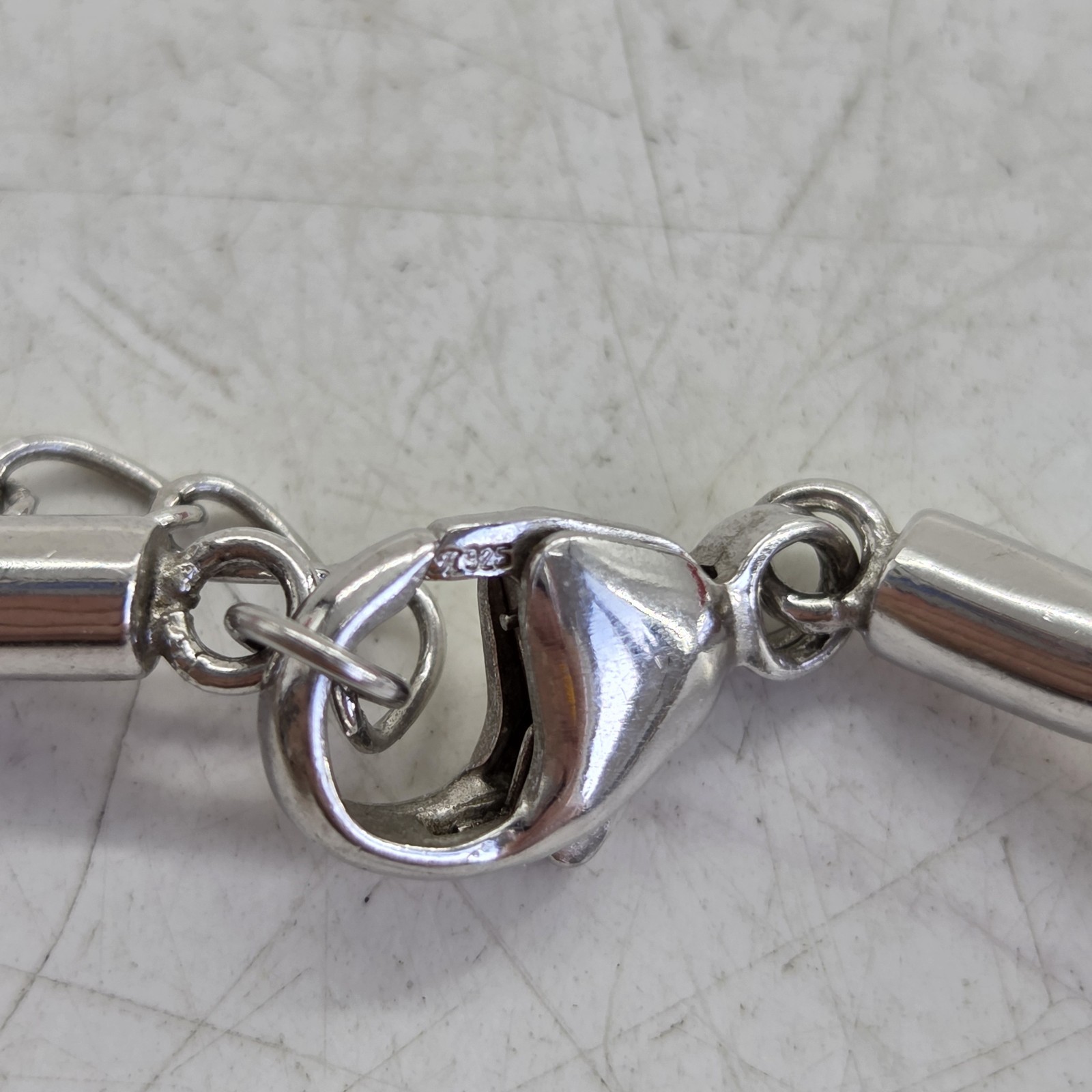 Silver Leather and Pearl Necklace 46 cm Length Adjustable Beige Leather GUC