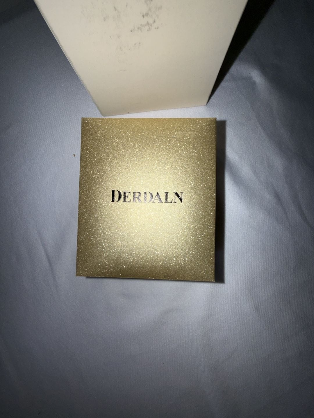 DERDALN Gold Plated Mother of Pearl Clover Flower Pendant Necklace (b0011)