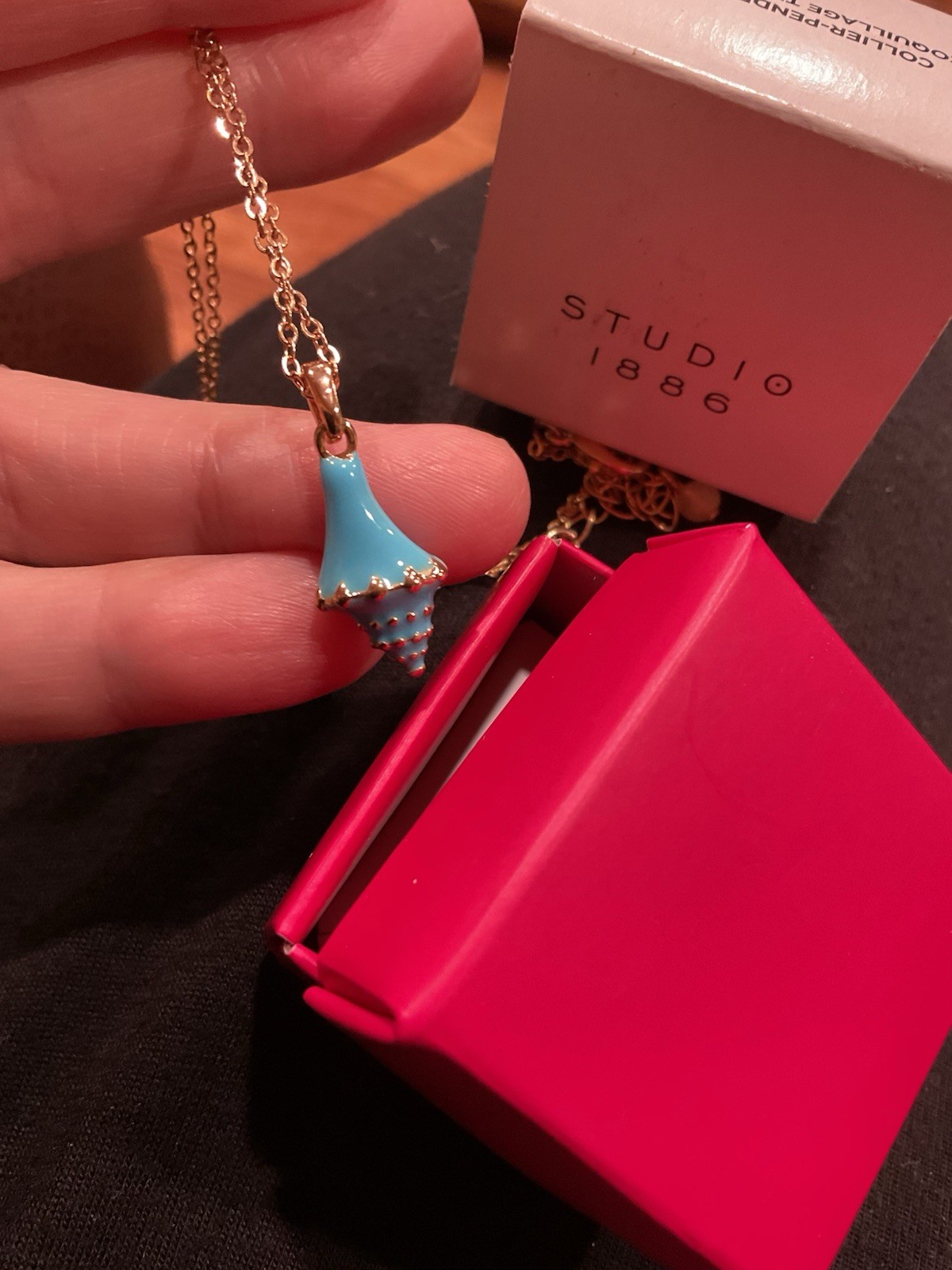 Rare NIB Avon Studio 1886 Turquoise Enamel CONCH seashell Necklace New Nautical