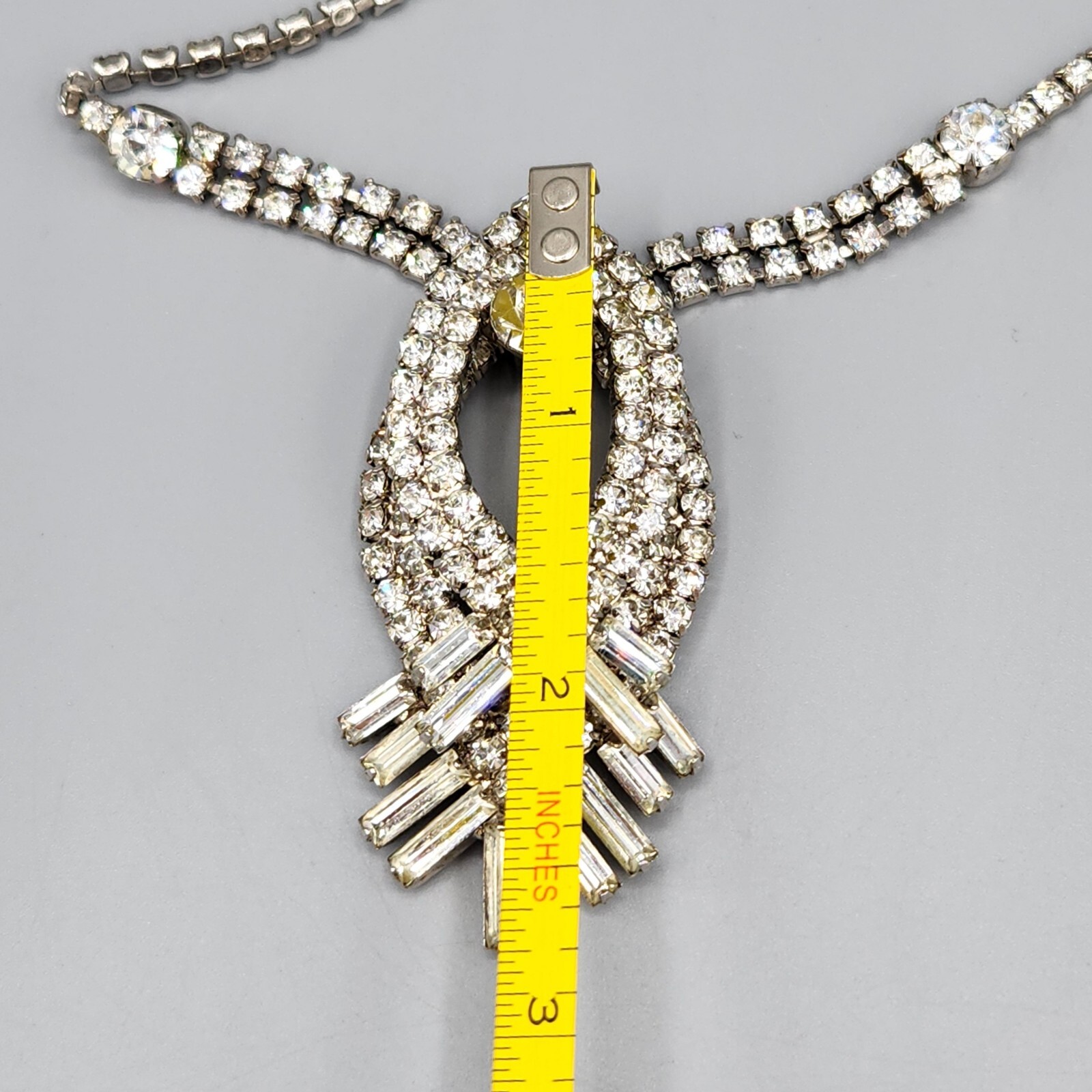 Vintage Unsigned Designer Clear Baguette Chaton Rhinestone Lavalier Necklace 15″