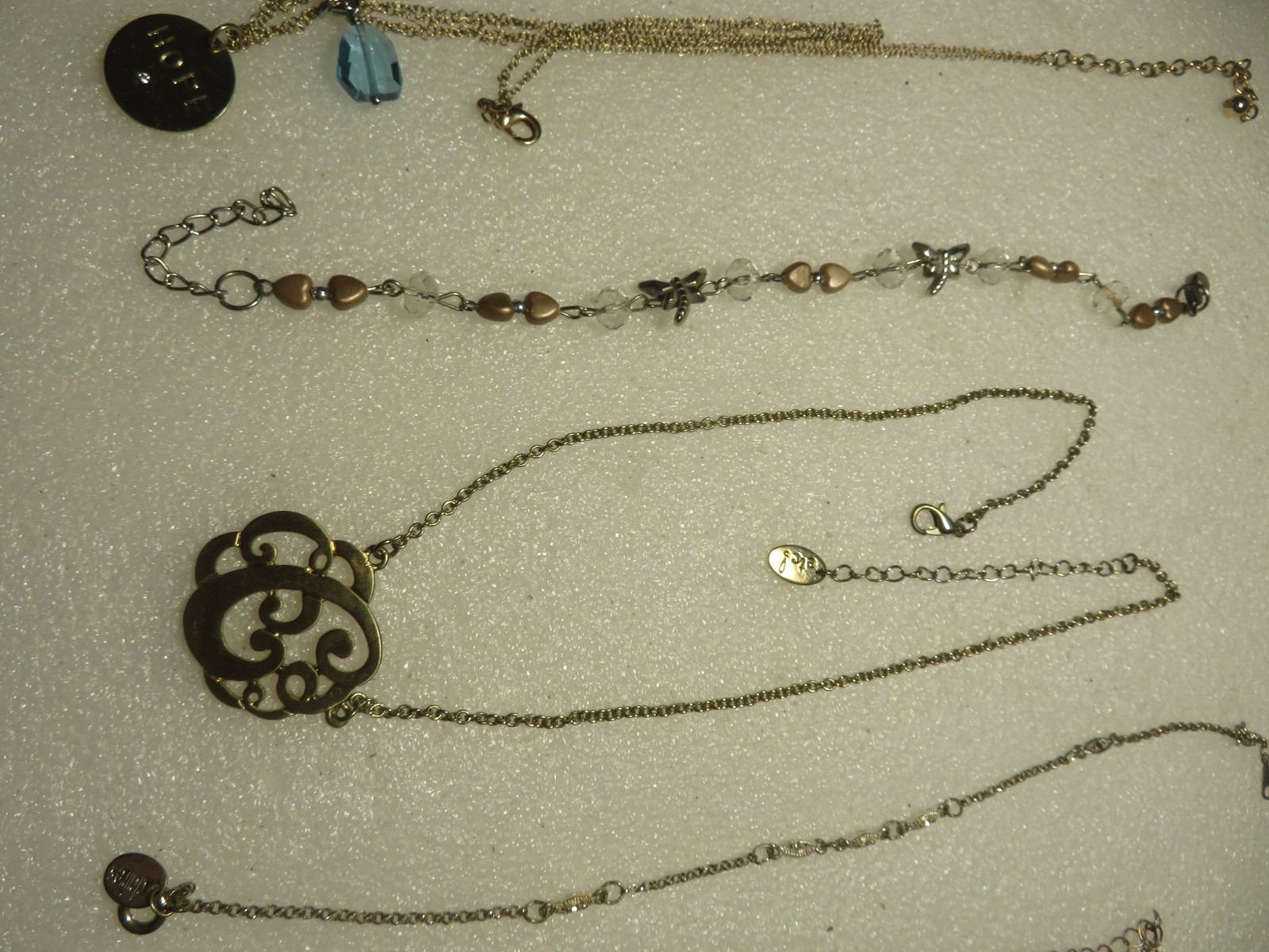 Lot of 8 Jewelry Necklaces Pendant Styles Vary Glod Tone