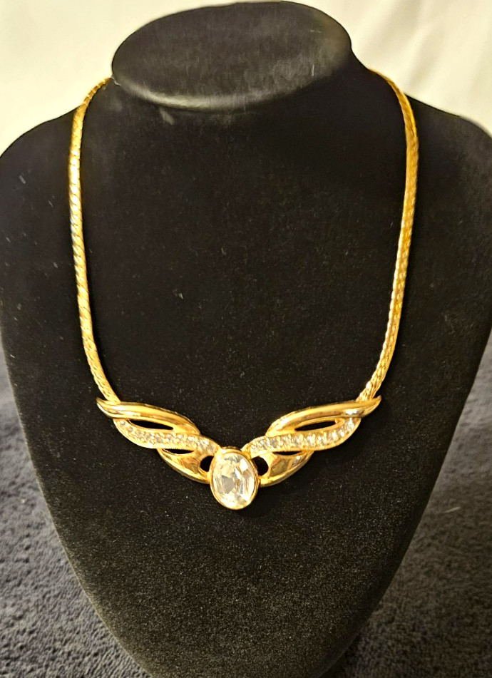 Daria 16″ VTG Sparkle Statement Goldtone Rhinestone Necklace Pre-Owned