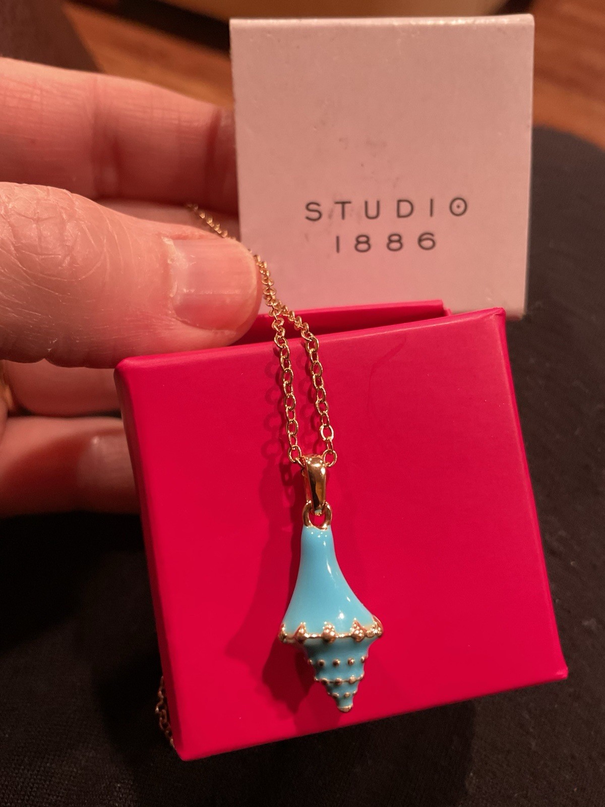 Rare NIB Avon Studio 1886 Turquoise Enamel CONCH seashell Necklace New Nautical