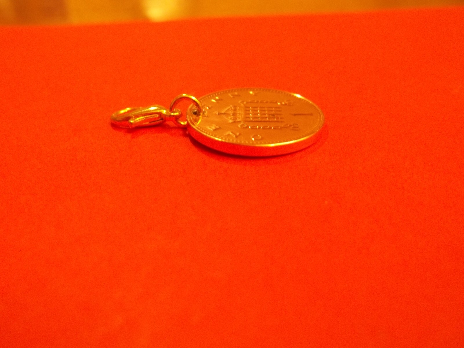 PENNY COIN – PORTCULLIS – HIGHLY POLISHED PENDANT / CHARM – 1971 to 2008