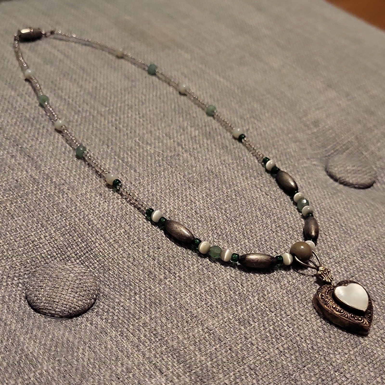 Beaded Ball Chain Necklace Heart Locket Pendant Silver Tone Green White Screw