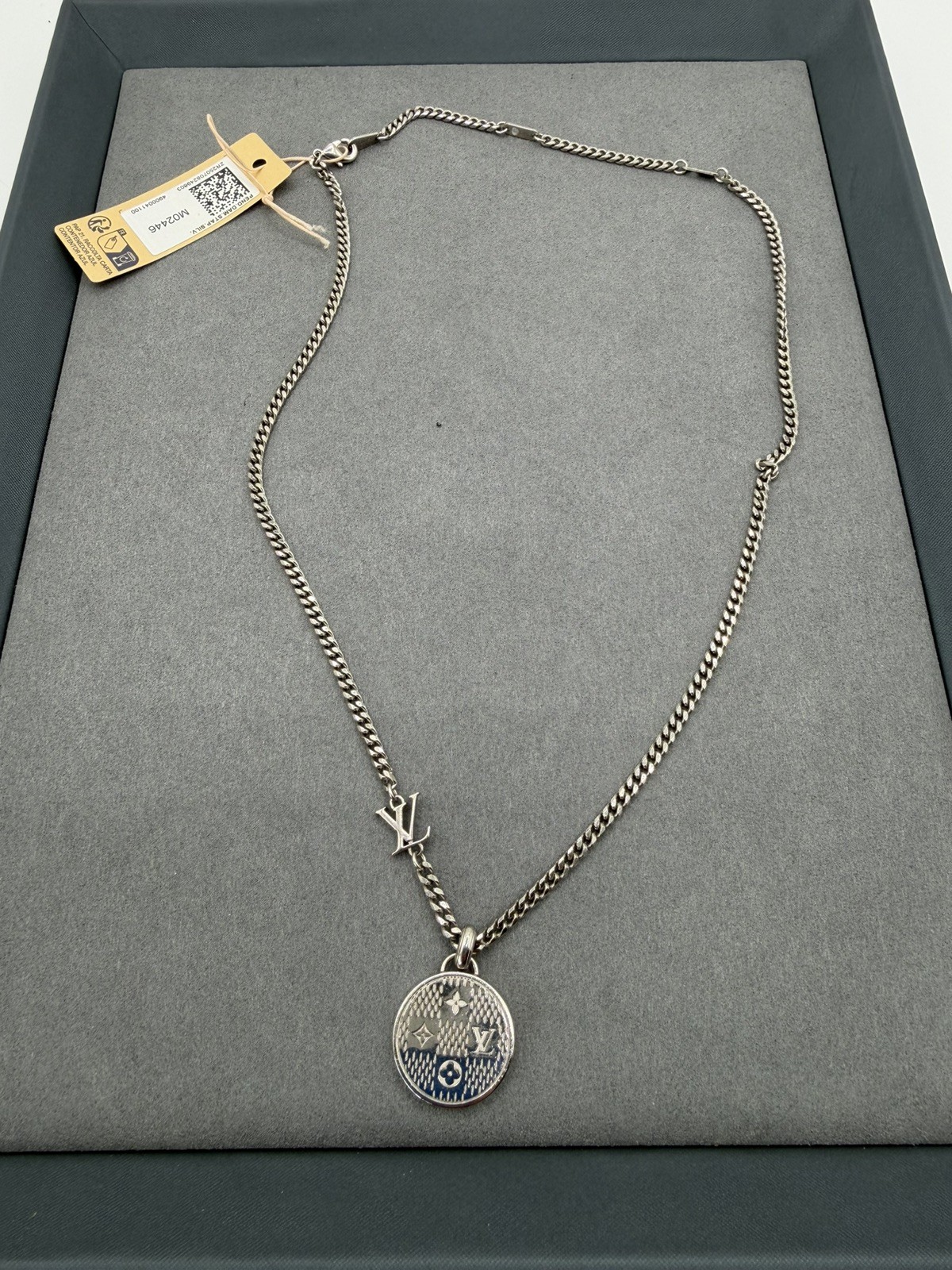 Damier Staples Pendant – Louis Vuitton – 21.7 inches – With Tags, Box.