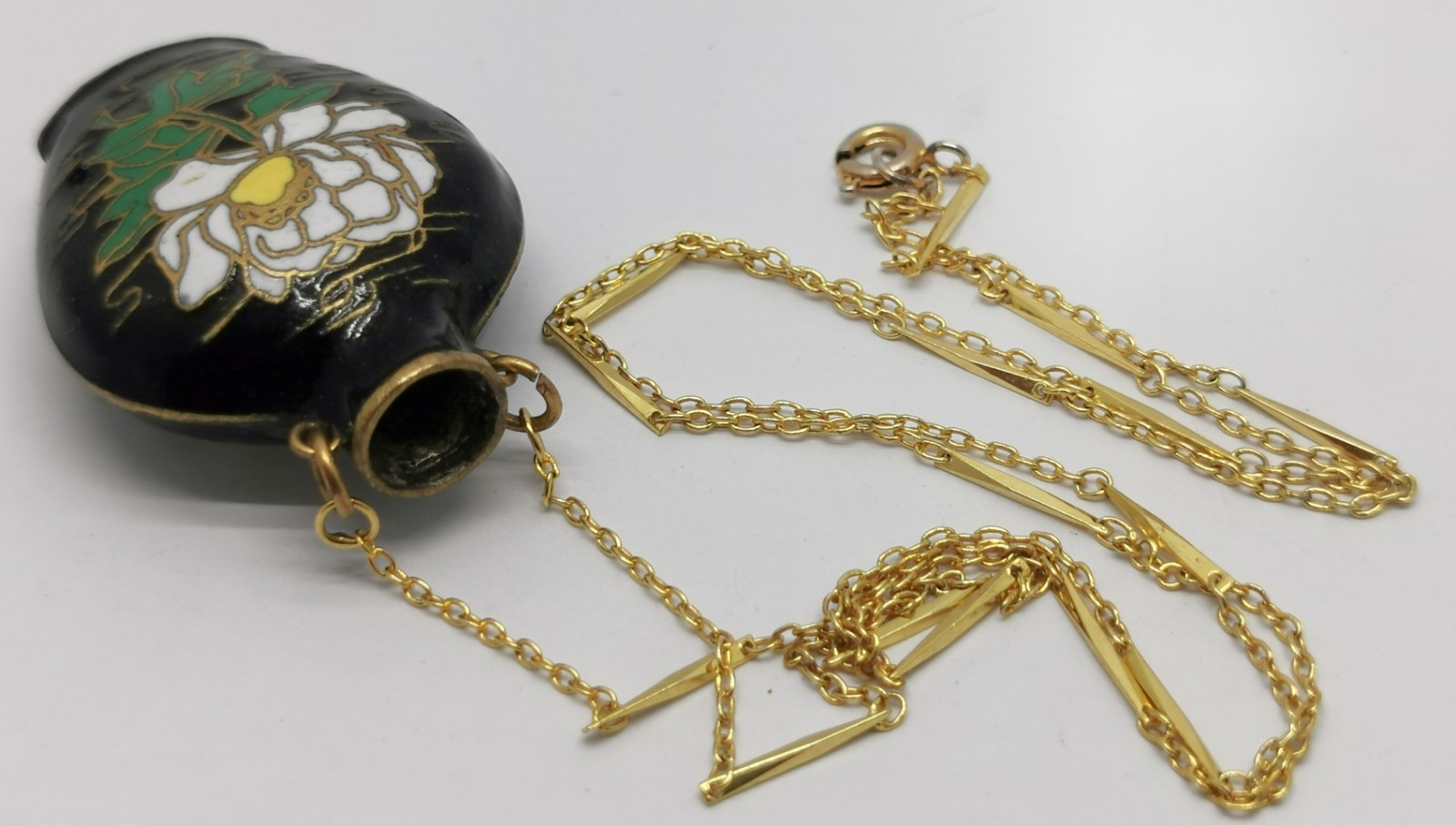 Vtg 1980s Chinese Black Enamel Flower Filigree Vase Urn Pendant Necklace Chain