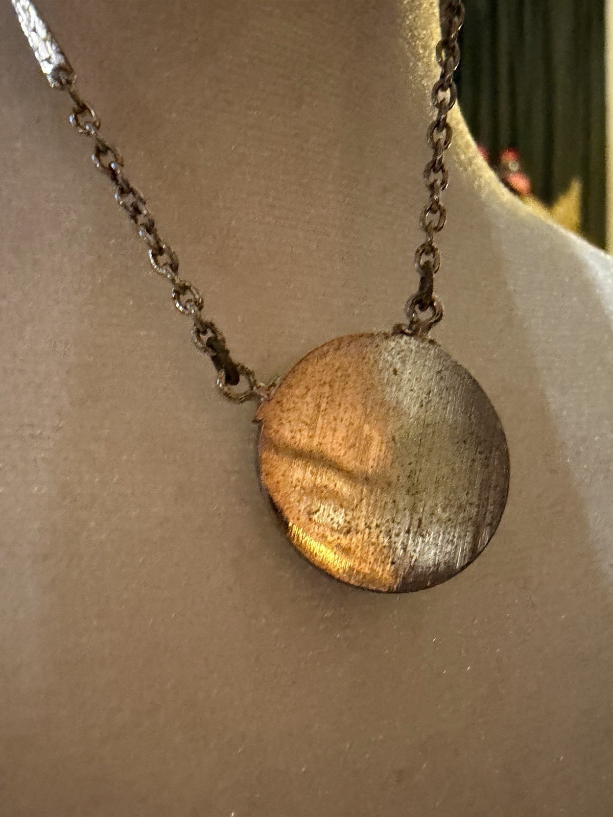 Vintage Sarah Coventry Silver Metal Chain Necklace Round Black Bezel Pendant