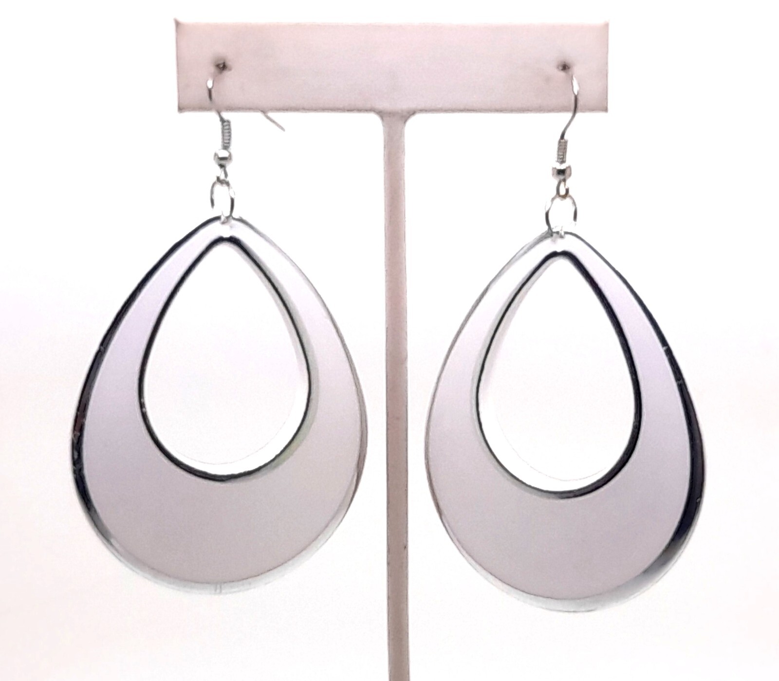 Thick size water drop shape White color Acrylic fashion dangle hoop Earrings