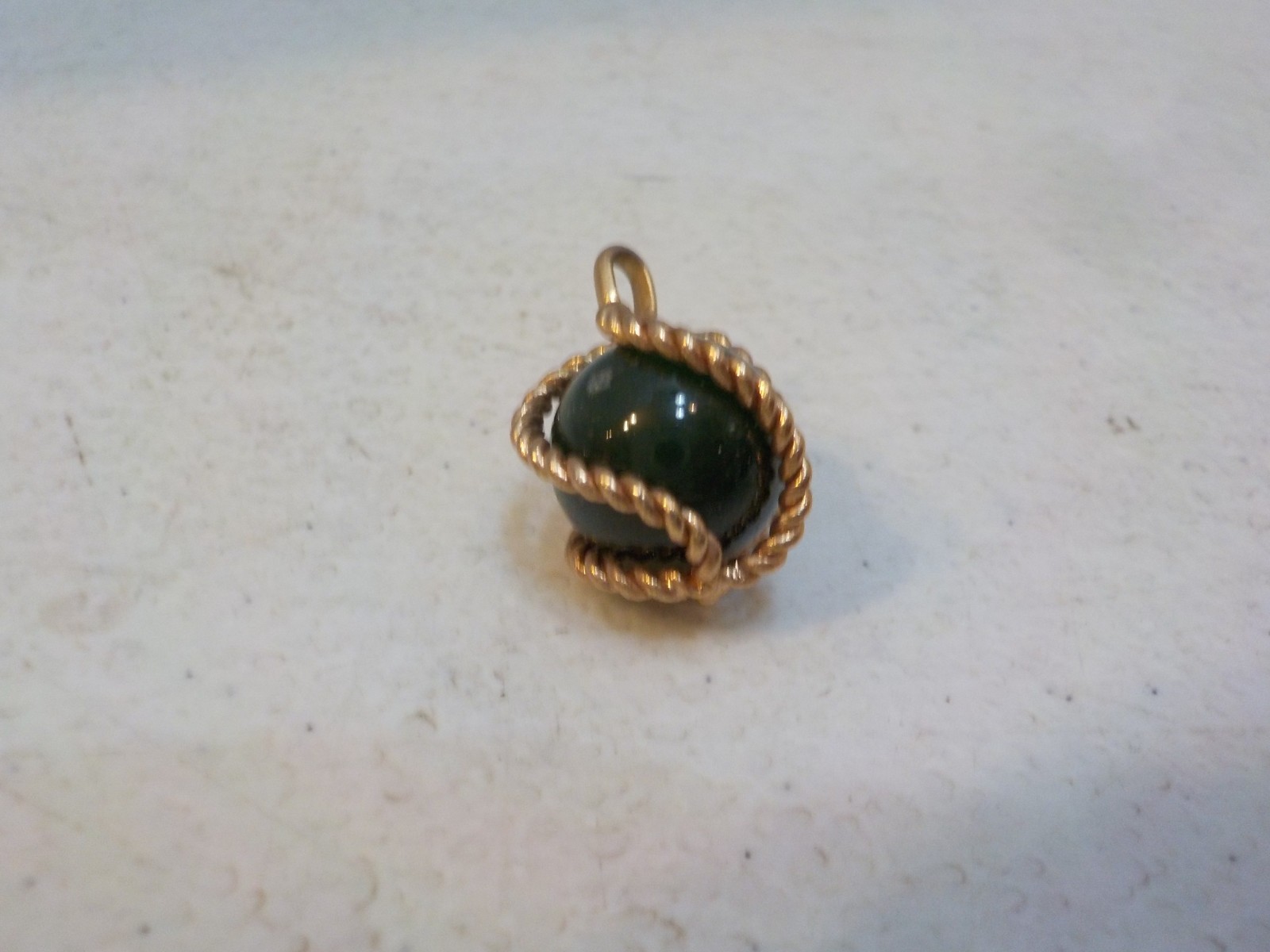 N A406 Faux Jade/Crystals Costume Jewelry Pendant lot