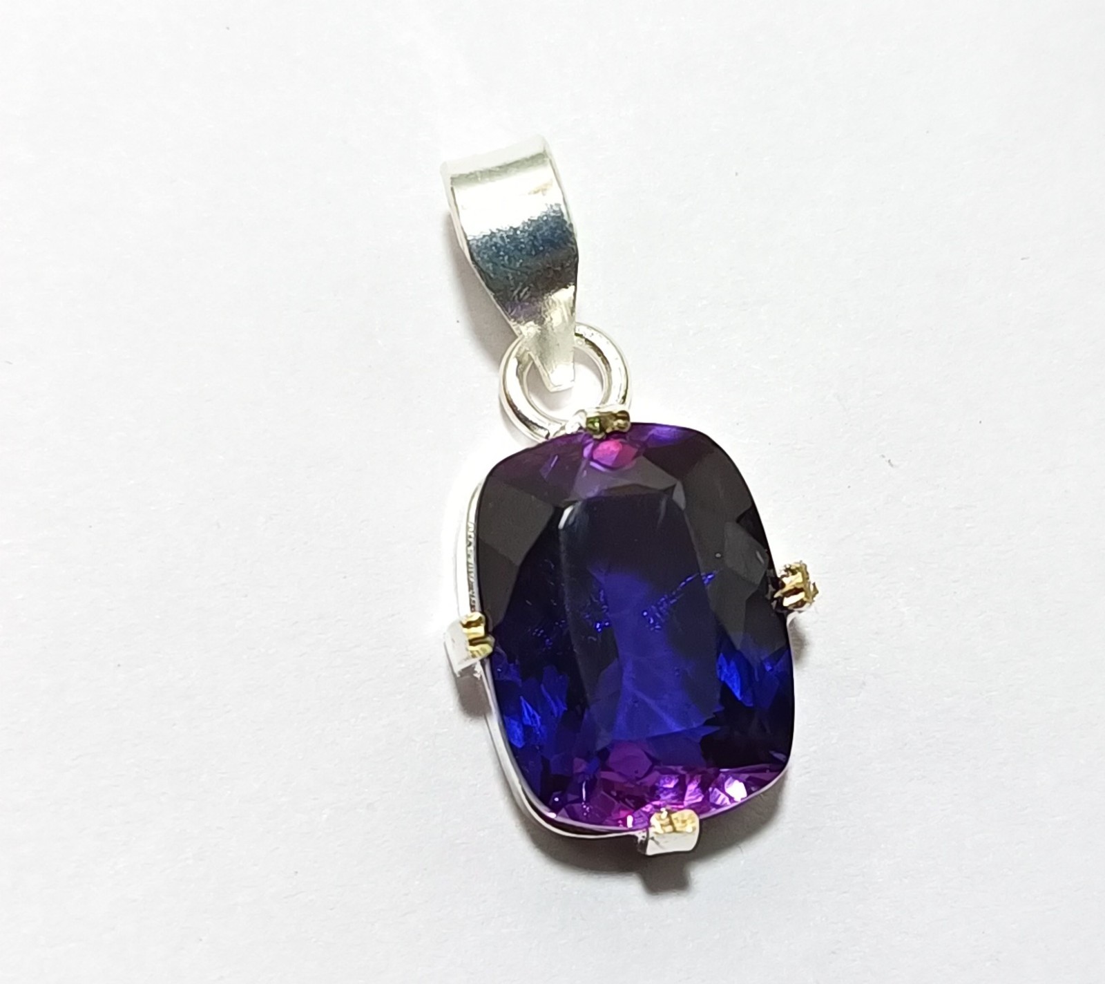 Natural 27.15 CT Color Change Alexandrite Certified Gemstone Pendant 925 Silver