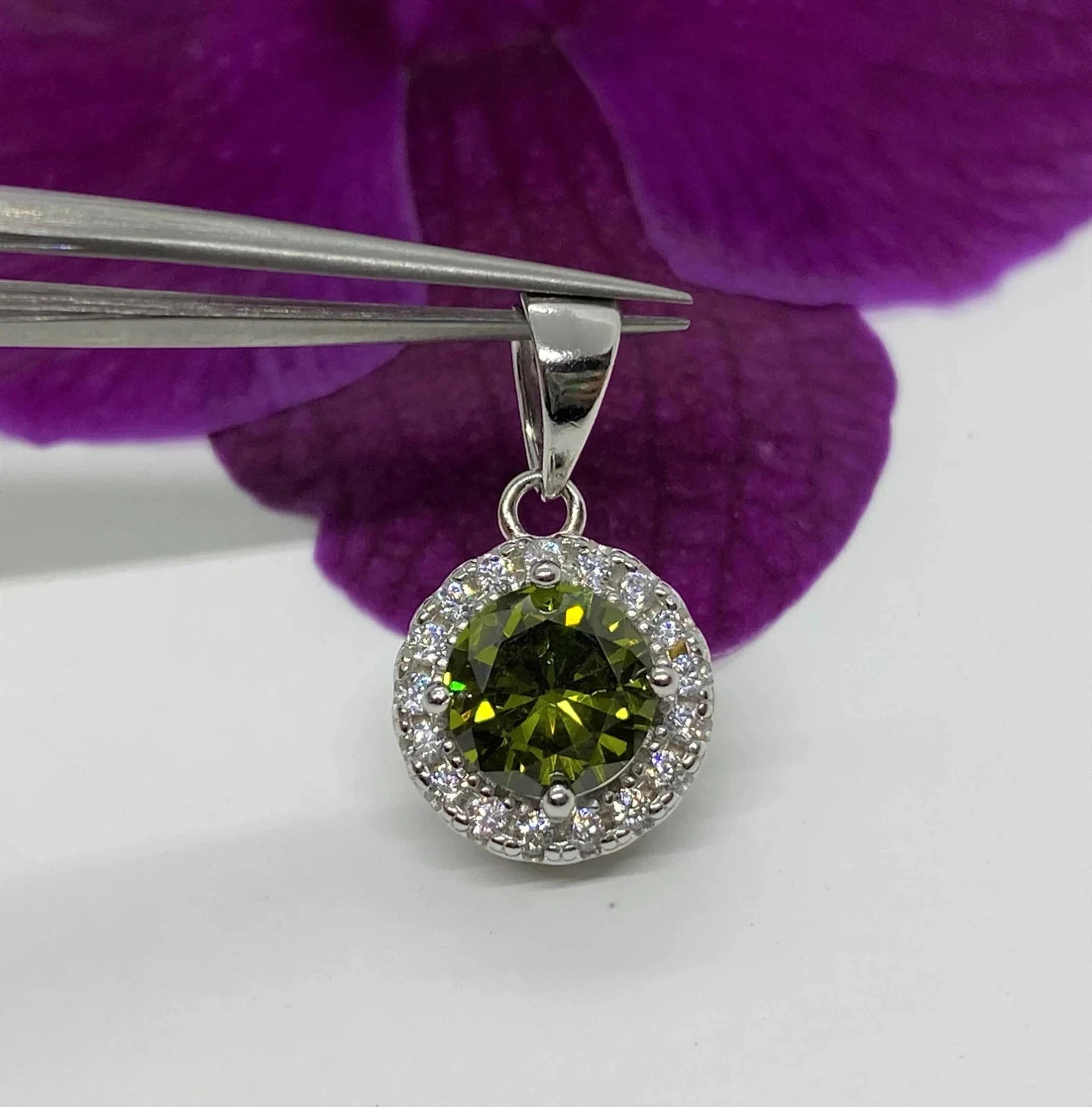 20 Ct Handcrafted Peridot Round Cut Halo Pendant -925 Silver Jewelry with Chain