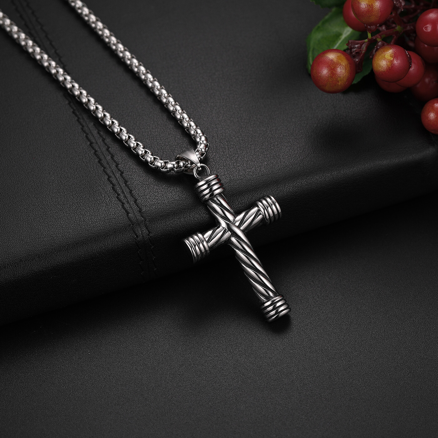 Men’s Silver Tone Necklace Vintage Religious Cross Stainless Steel Pendant Chain