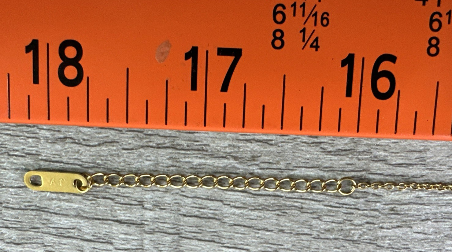J Y 18 kpg Gold l o v e Chain Necklace 18 in.