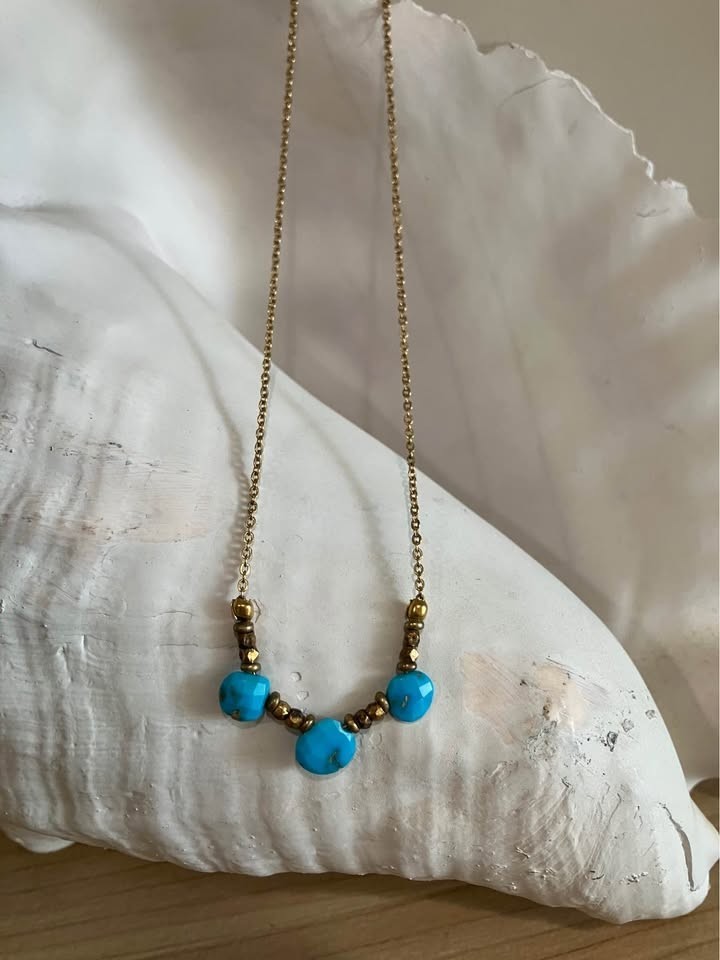 Turquoise Beaded Gold Plated Adjustable Necklace (18”)