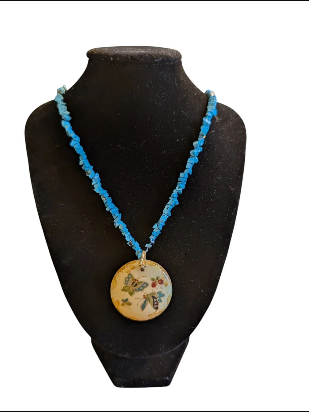 Turquoise Chip Bead Necklace with Floral Pendant – Blue
