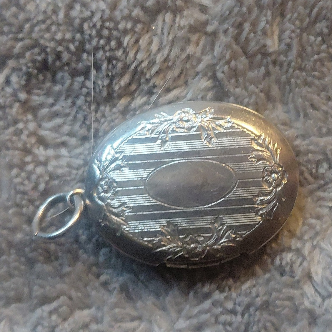 Silver Tone Oval Floral Etched Photo Locket Pure Sterling Silver