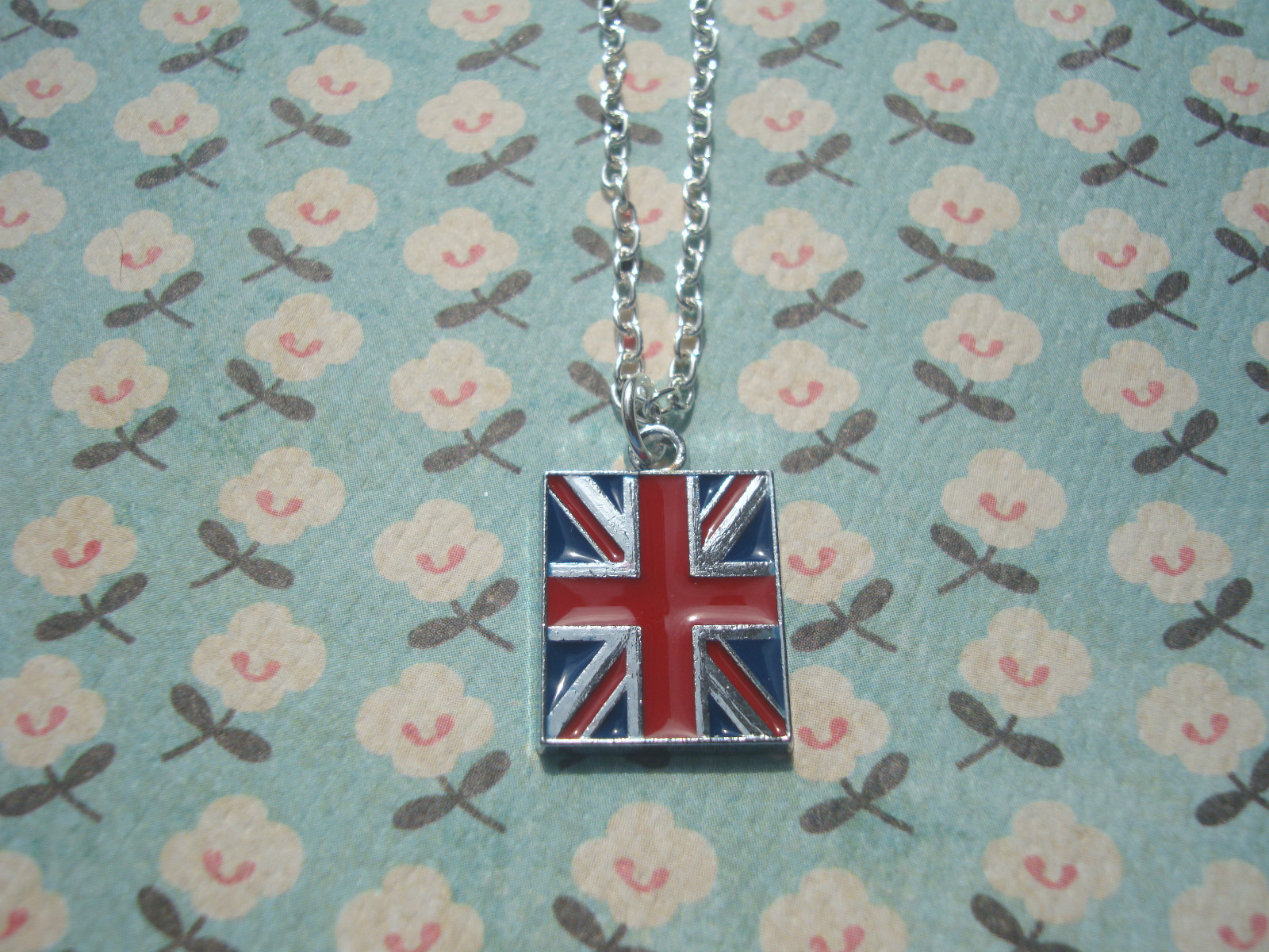 FUNKY UNION JACK FLAG NECKLACE QUEENS JUBILEE OLYMPICS GREAT BRITAIN BRITISH