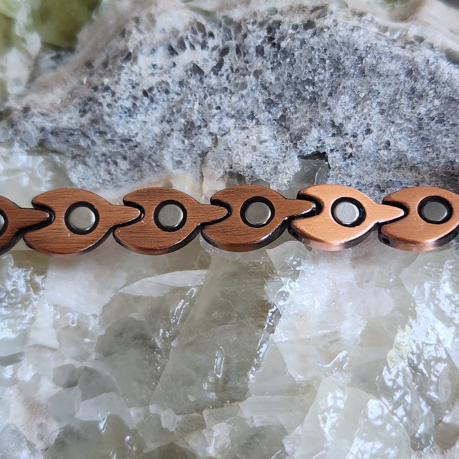 Copper Magnetic Necklace – 45 Magnets, 53 cm Therapy Necklace, Wellness Jewelry