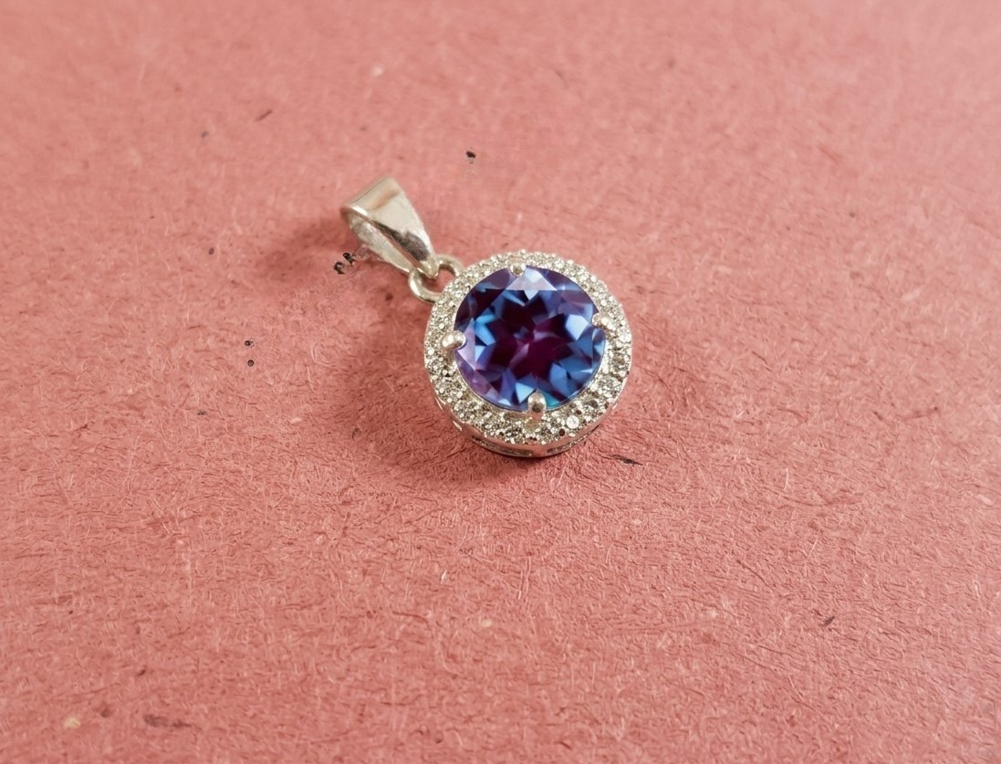 15 Ct Natural Alexandrite Vintage Pendant –Certified Bio-Color Gem in Silver 925