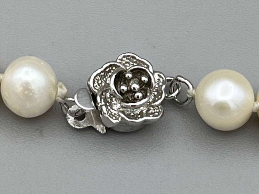 Real Cultured Pearl Necklace 46cm Knotted Silver Tone Floral Clasp