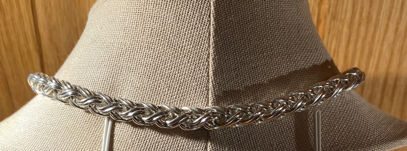 Modern Silver Toned Heart & Arrow Necklace Thick Chain 18″ Fashion Jewelry